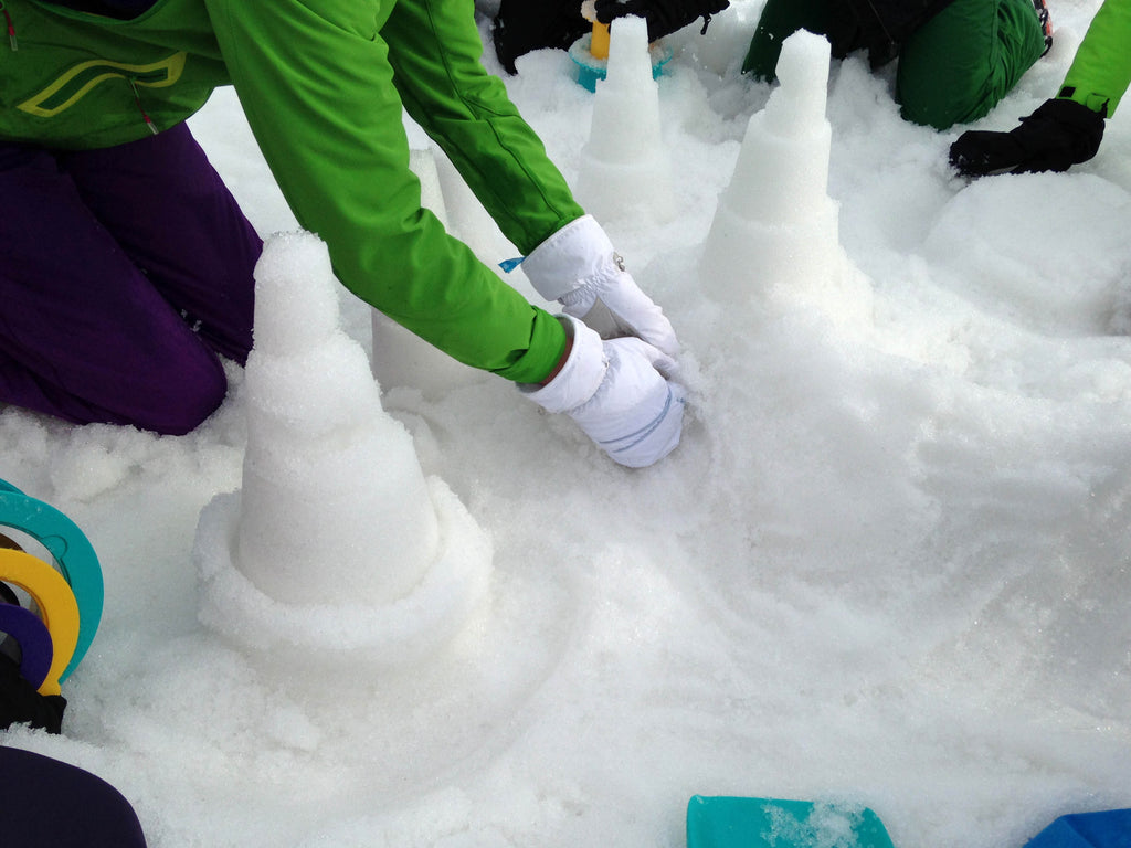 Quut Alto: Model za oblikovanje tronadstropnega stolpa iz mivke ali snega